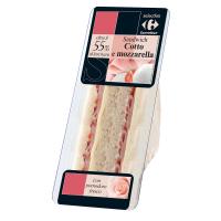 Sandwiches farciti con prosciutto cotto, pomodoro e mozzarella 