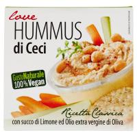 Hummus di ceci con olio extra vergine di oliva e succo di limone.