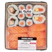 Esselunga 6 hosomaki di salmone, 2 uramaki salmone e frittata, 2 uramaki salmone cotto cetriolo e uova di lompo, 6 nighiri di salmone
