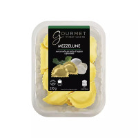 Mezzelune con mozzarella di bufala e friarielli