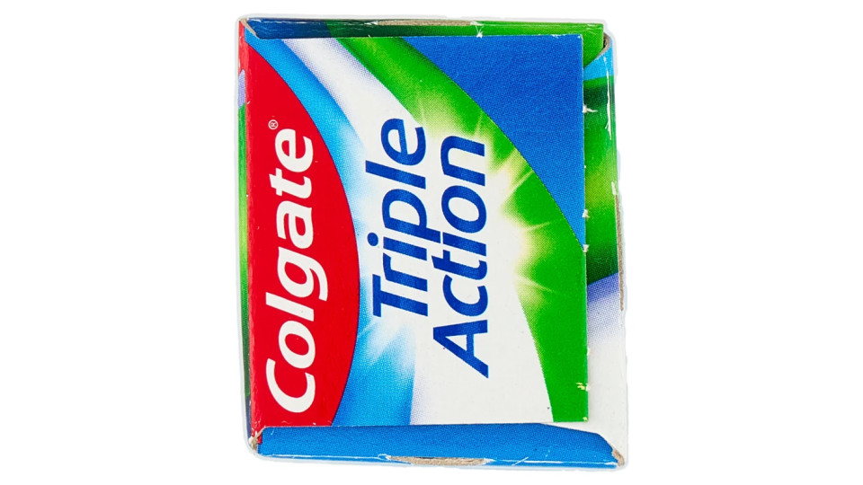 Colgate - Dentifricio Triple Action, Protezione Carie, Denti Bianchi, Alito Fresco