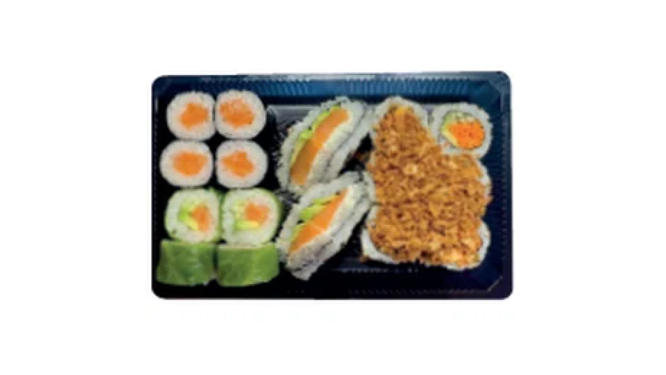 Snacking Box: 2 Sandwich Salmone, 6 Crunch Spicy Vegetariano, 4 Maki Salmone, 4 Cristal Salmone