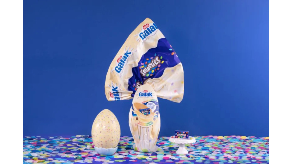Uovo di Pasqua Cioccolato Bianco con Sorpresa e Mini SMARTIES 240g