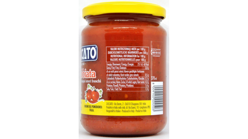 Zuccato sugo all'arrabbiata con pomodori ciliegini interi...