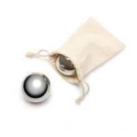 Gadget: Sfera in acciaio raffreddante per whiskey s/2