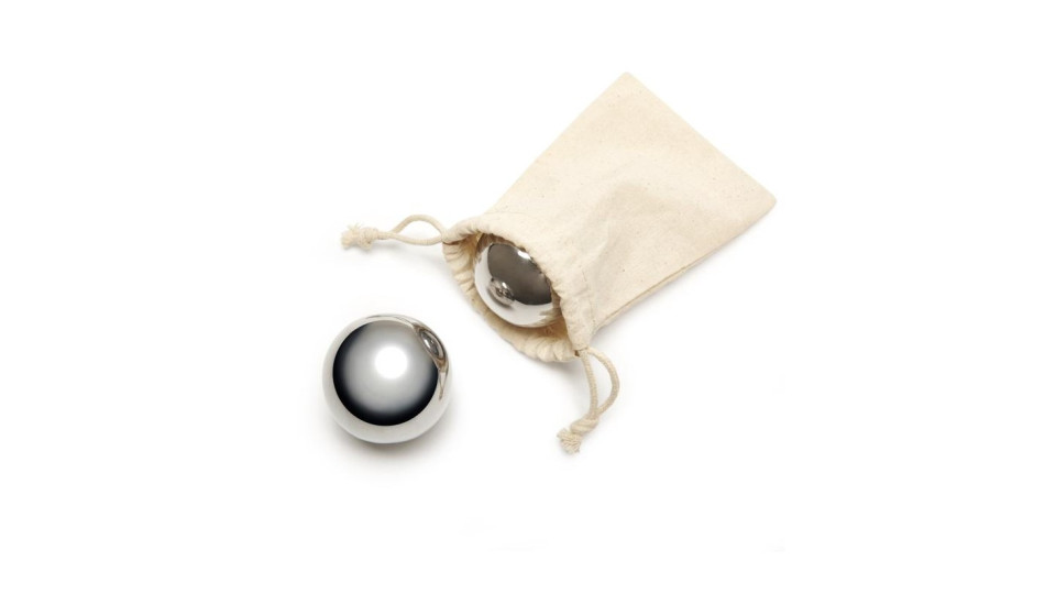 Gadget: Sfera in acciaio raffreddante per whiskey s/2