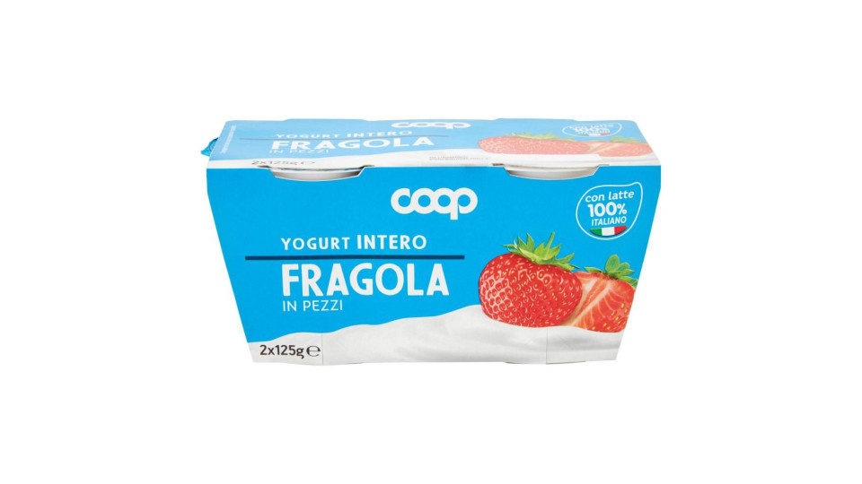 Yogurt Intero Con Fragola In Pezzi