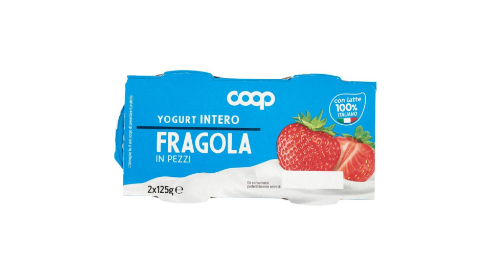 Yogurt Intero Con Fragola In Pezzi