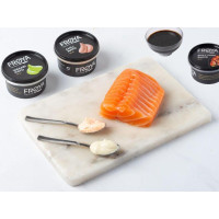 Salmone Norvegese con tris di salse piccanti