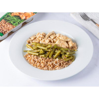 Pollo alla mediterranea con farro e fagiolini