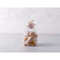Pasticcini alla mandorla con granella di pistacchio