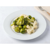 Tris di cavoli con cavoletti di Bruxelles, cavolfiori e broccoli