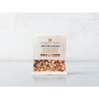 Mix delizioso con mandorle, nocciole, mirtilli e fragole