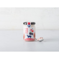 Yogurt di latte di bufala ai frutti di bosco
