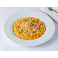 Risotto alla zucca con granella di amaretto