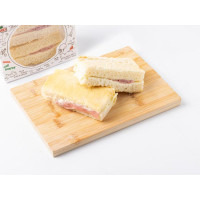 Panino con mortadella e provola