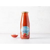 Passata di pomodoro rustica con basilico
