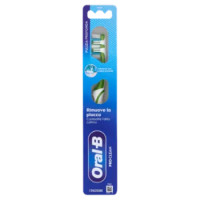Oral-B Spazzolino Manuale Pro-Clean Pulizia Profonda Medio 1 Pz