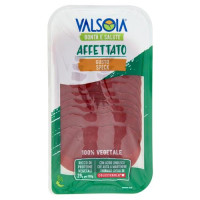 Preparazione alimentare a base di glutine di frumento e semola di grano duro al gusto di speck con aromatizzanti di affumicatura