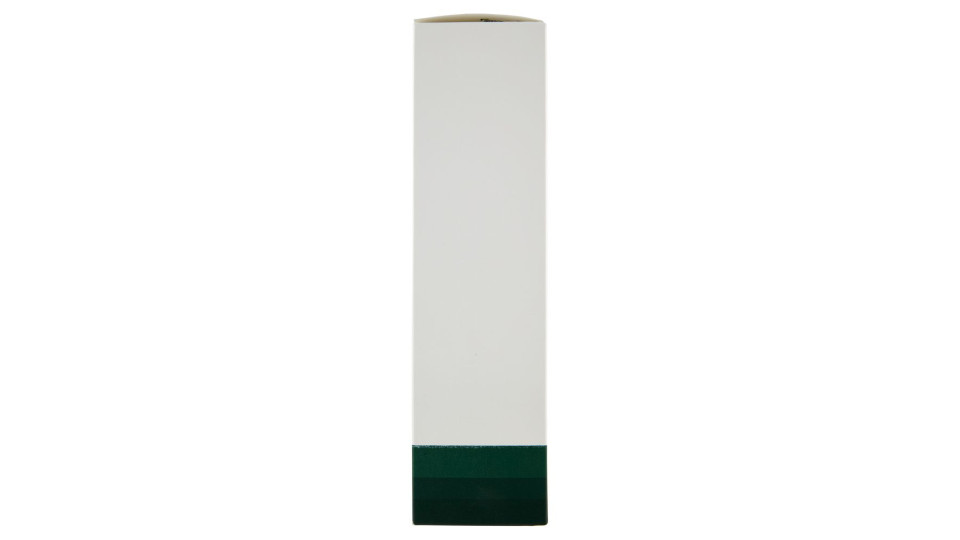 Laphroaig Aged 10 Years Islay Single Malt Scotch Whisky 700 Ml