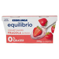 Esselunga, yogurt magro 0,1% di grassi con fragola in pezzi