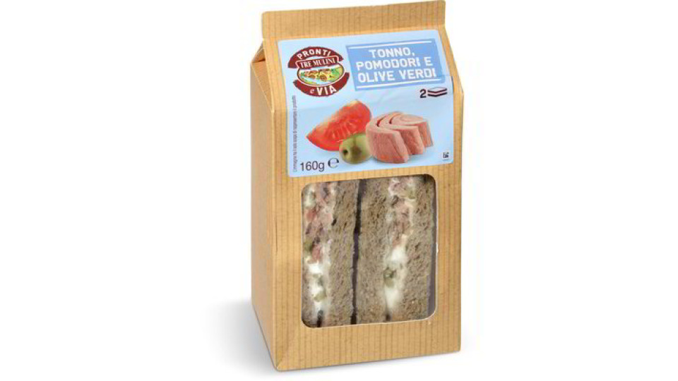Tramezzini con tonno, pomodori e olive