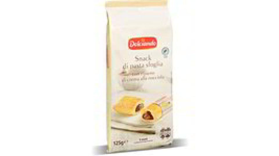 Snack di pasta sfoglia con ripieno di crema alla nocciola
