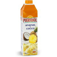 Bevanda con succo di ananas e cocco