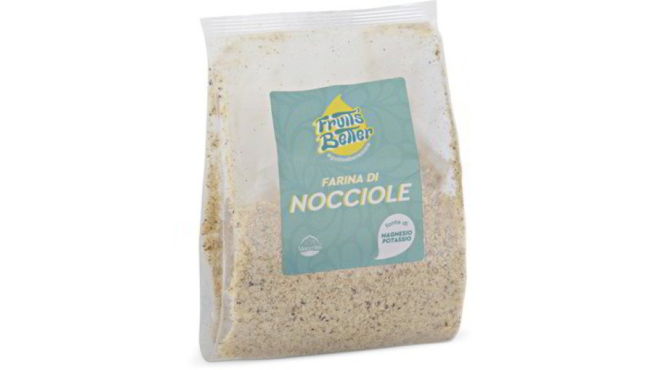 Farina di nocciole