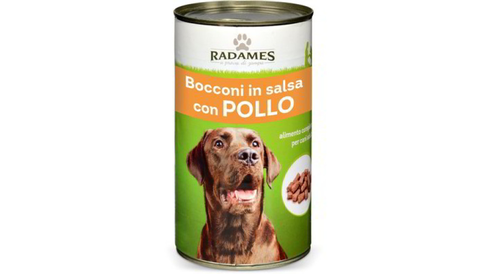 Bocconi in salsa con pollo per cani