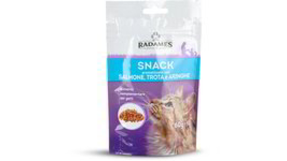 Snack aromatizzato con salmone, trota e aringhe per gatti