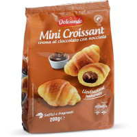 Mini croissant con crema al cioccolato con nocciola