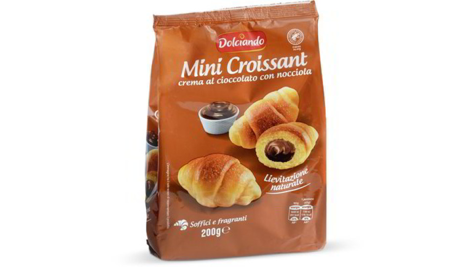 Mini croissant con crema al cioccolato con nocciola