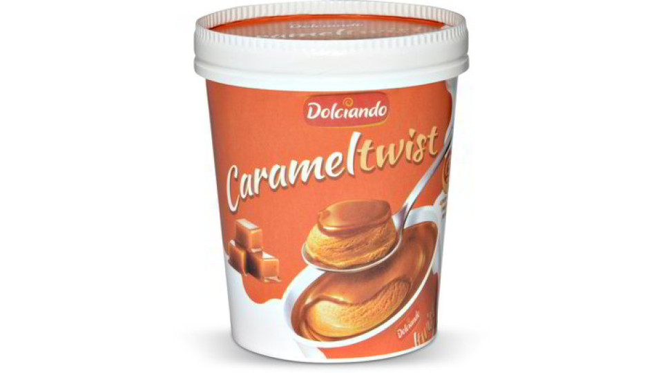 Gelato al caramello salato con crema spalmabile al caramello salato