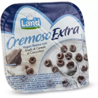 Yogurt bianco con anelli di cereali al cioccolato