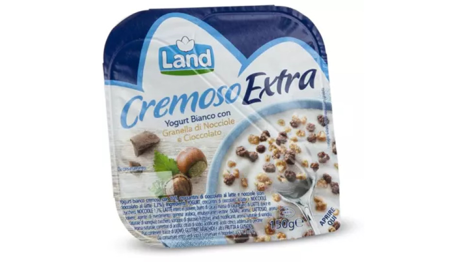 Yogurt bianco con granella di nocciole e cioccolato