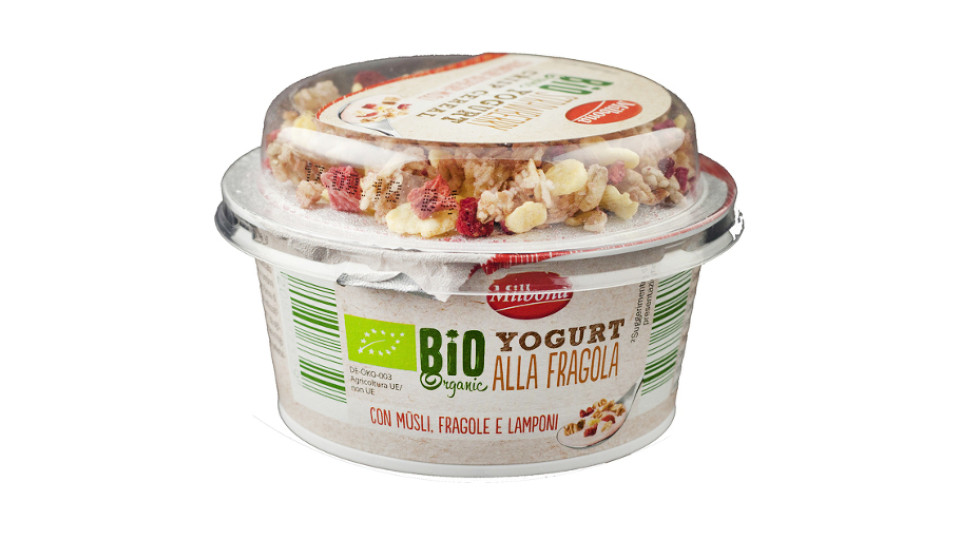 Yogurt alla Fragola con Müsli, Fragole e Lamponi