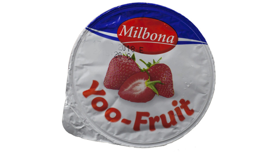 Yoo-fruit Dessert con Fragole a Base di Latte
