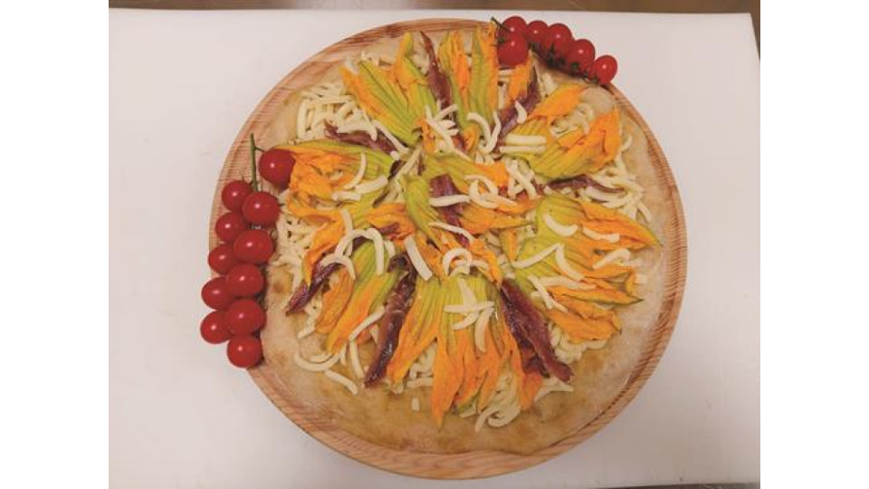PIZZA FIORI DI ZUCCA E ALICI