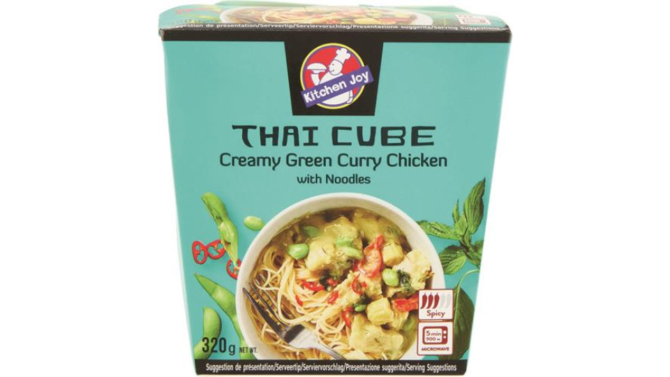NOODLES CON POLLO IN CREMOSA SALSA AL CURRY VERDE