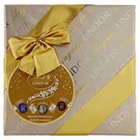 Lindt CONFEZIONE REGALO LINDOR ASSORTITO Fondente, Extra Fondente, Fondente Amabile