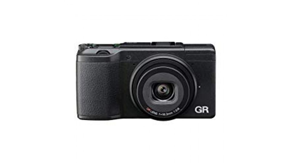Ricoh GR II Fotocamera Compatta, Sensore CMOS APS-C da 16 Megapixel, Obiettivo GR 28 mm F/2,8, Filmati Full HD, LCD 3", Wi-Fi/NFC, Nero
