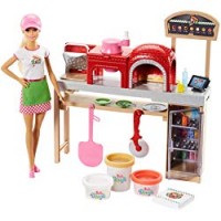 Barbie - La Pizzeria con Bambola, Tavolo per Le Pizze, 3 Vasetti di Pasta da Modellare e Accessori, FHR09