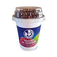 Yogurt al lampone con palline di cioccolato ai cereali