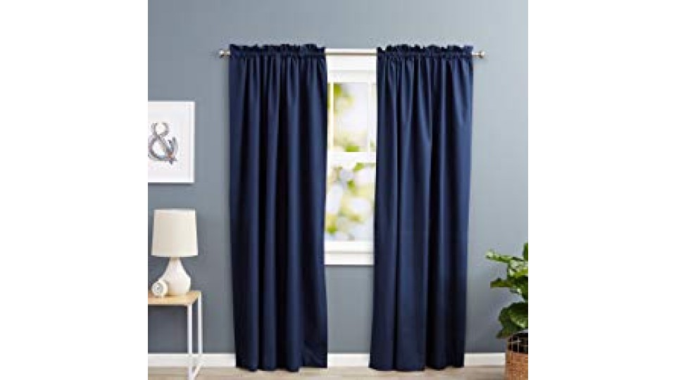 AmazonBasics - Tenda Termica Isolante Oscurante con 2 fermatenda, 1 pannello
