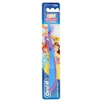 Spazzolino Manuale per Bambini Oral-B con Principesse o Personaggi di Cars per Bambini 3-5 Anni, a Setole Morbide