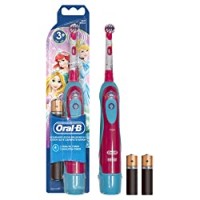 Oral-B Stages D2010 Advance Power Spazzolino a Batteria per Bambini con Principesse o Personaggi Cars Disney - 1 Manico e 1 Testina Di Ricambio