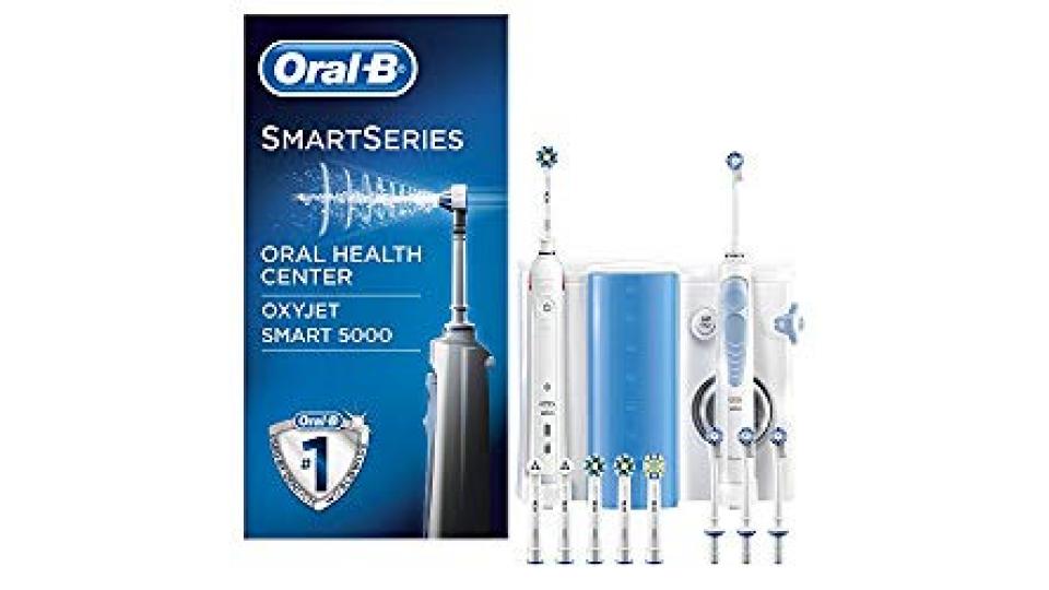 Oral-B Smart 5000 + Kit per l'Igiene Orale e Idropulsore Oxyjet