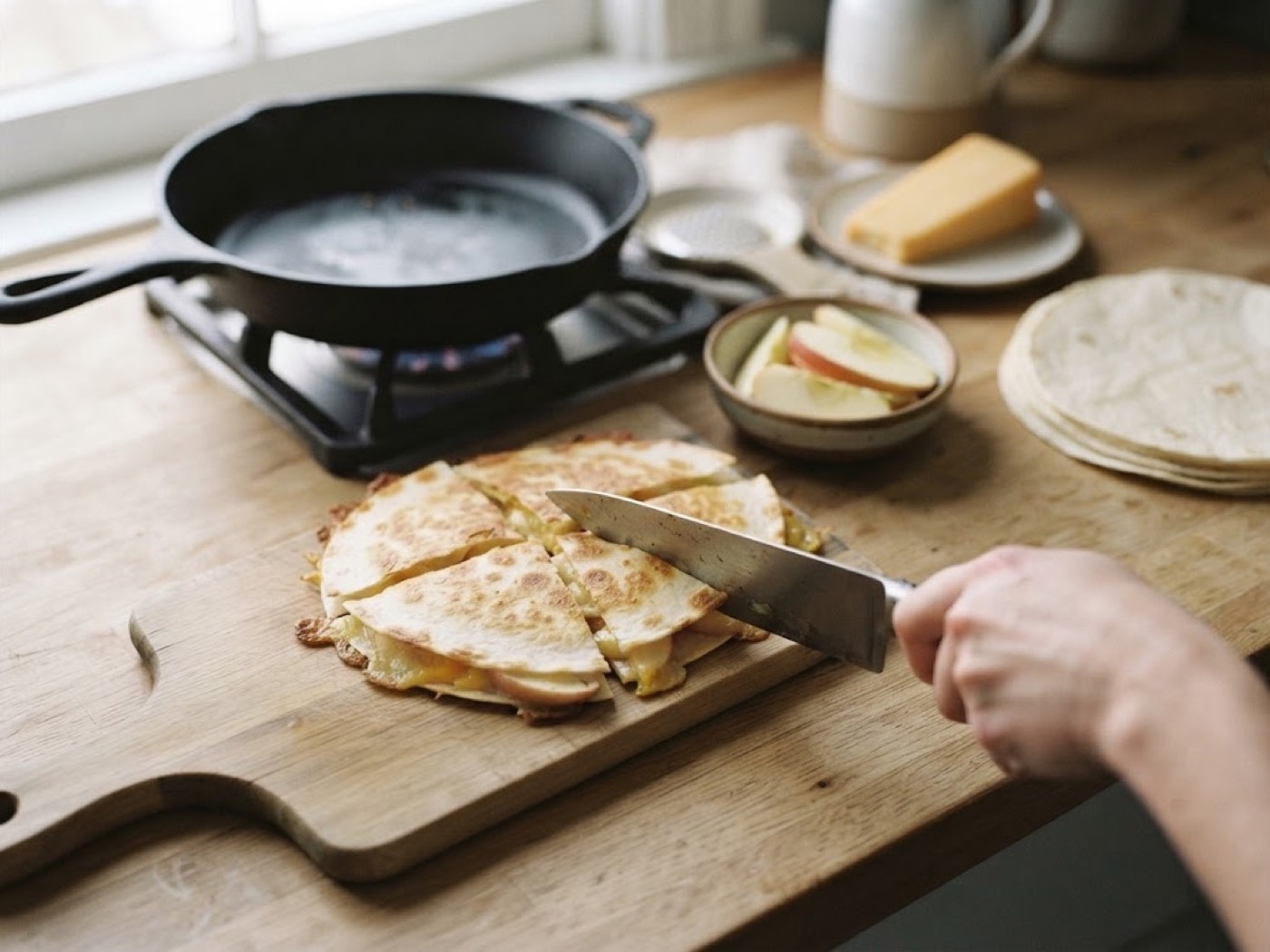Questa dilla mela e cheddar, passaggio 6